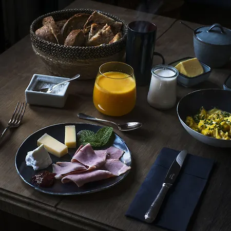 Le Lanternon Guest house 4*