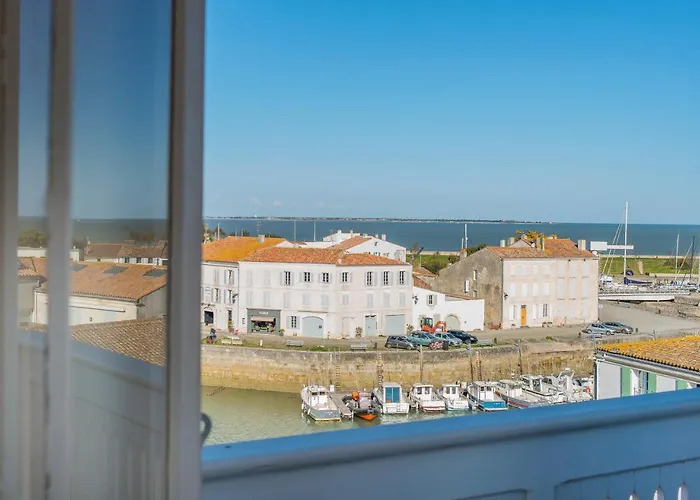 Le Lanternon Pensionat 4*